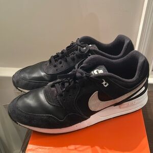 Nike Air Pegasus Golf 89 Size 12.5 pre owned Black and White